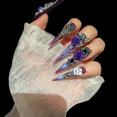 NailiPress Gothic Skull & Chain Press-On Nails